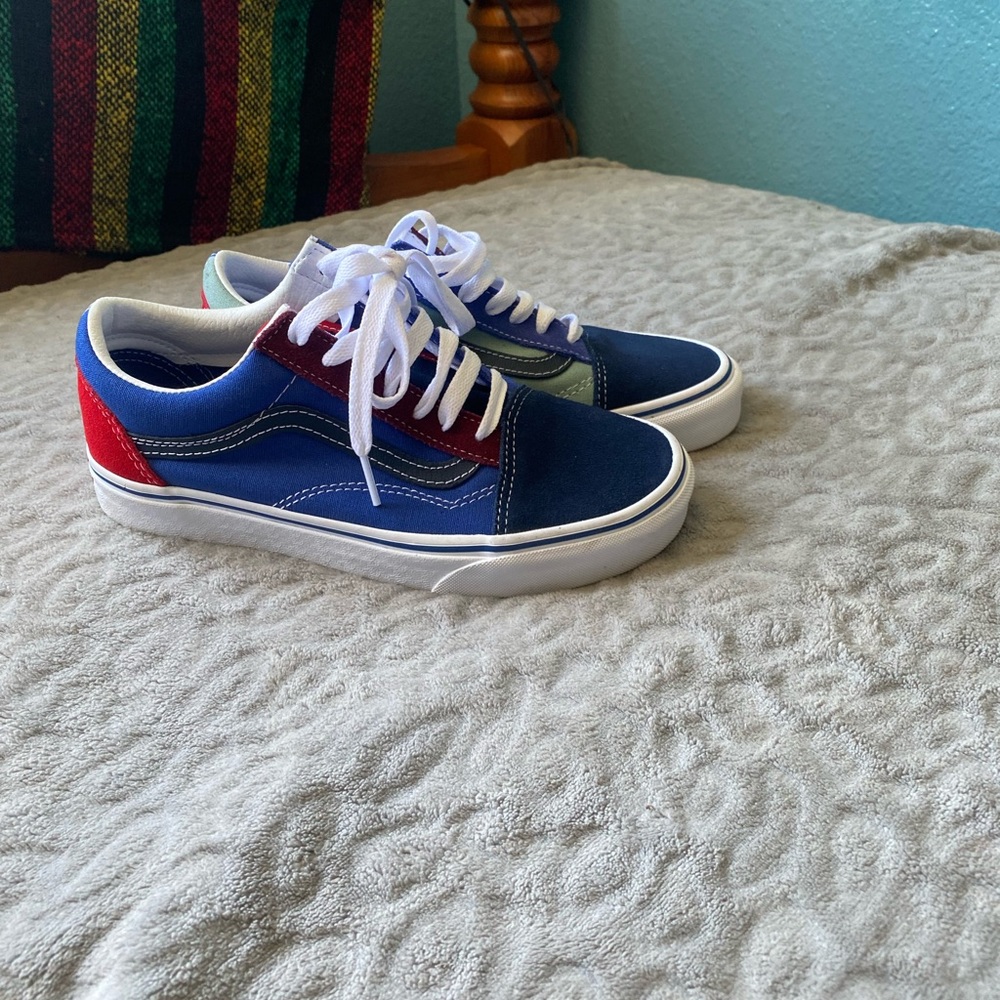 Vans - Picture 4 of 7